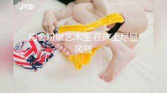 【绿帽淫妻??  性爱狂】纯绿男友邀请朋友来干漂亮性瘾『精厕女友』爆裂黑丝 前怼后操 疯狂3P1080P版