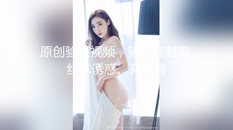  守护宝宝穿着啦啦队服装为我们展现个性迷人风光