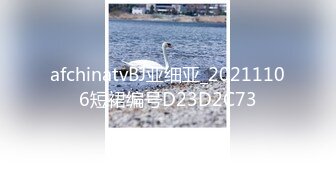 【风韵十足极品御姐】极品肥臀胡萝卜后入，骑乘视角黄瓜抽插骚穴，搞得小穴很湿，大屌吸在墙上操，按摩器轮番上阵