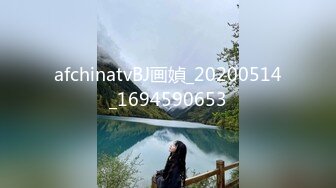 两个极品可爱小女同互扣互舔要高潮了 大金链子大叔出场 忍不住也要参与